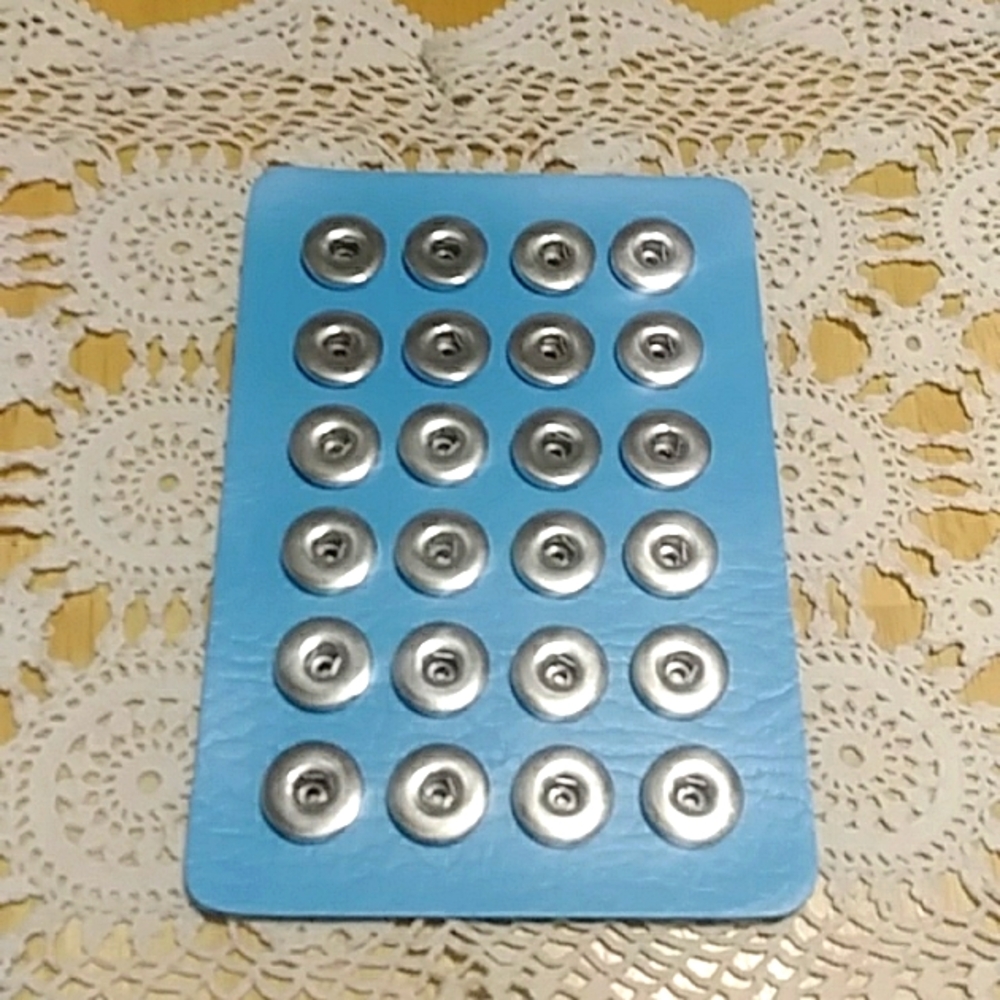 Snap Button Display,  Snap Jewelry Display - Snap Chunks Holder